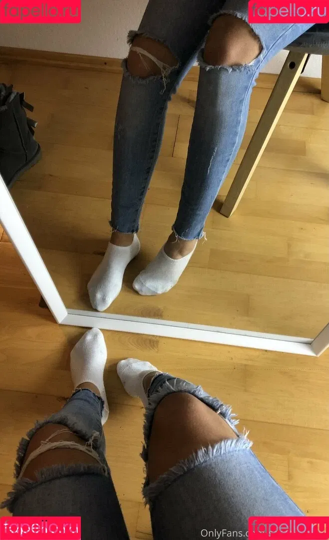 sarahs_socks Onlyfans Photo Gallery 
