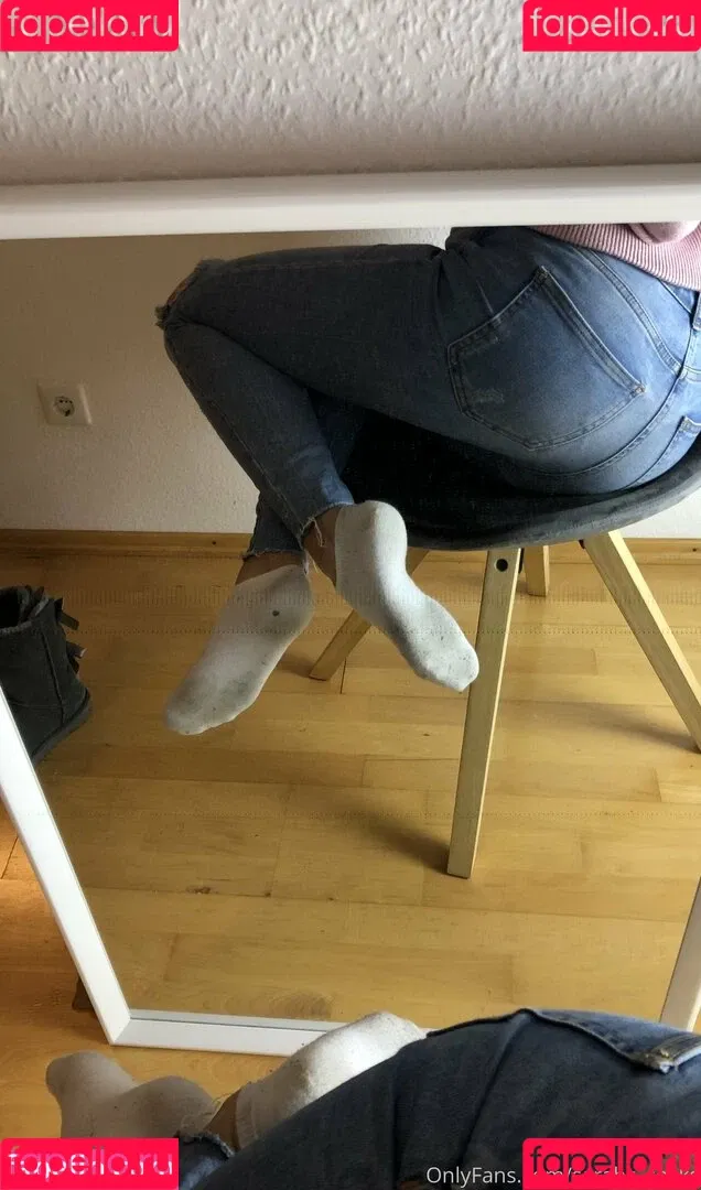 sarahs_socks Onlyfans Photo Gallery 
