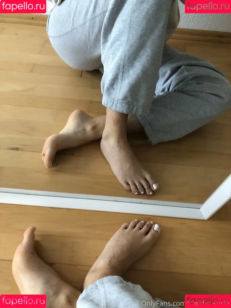 sarahs_socks Onlyfans Photo Gallery 