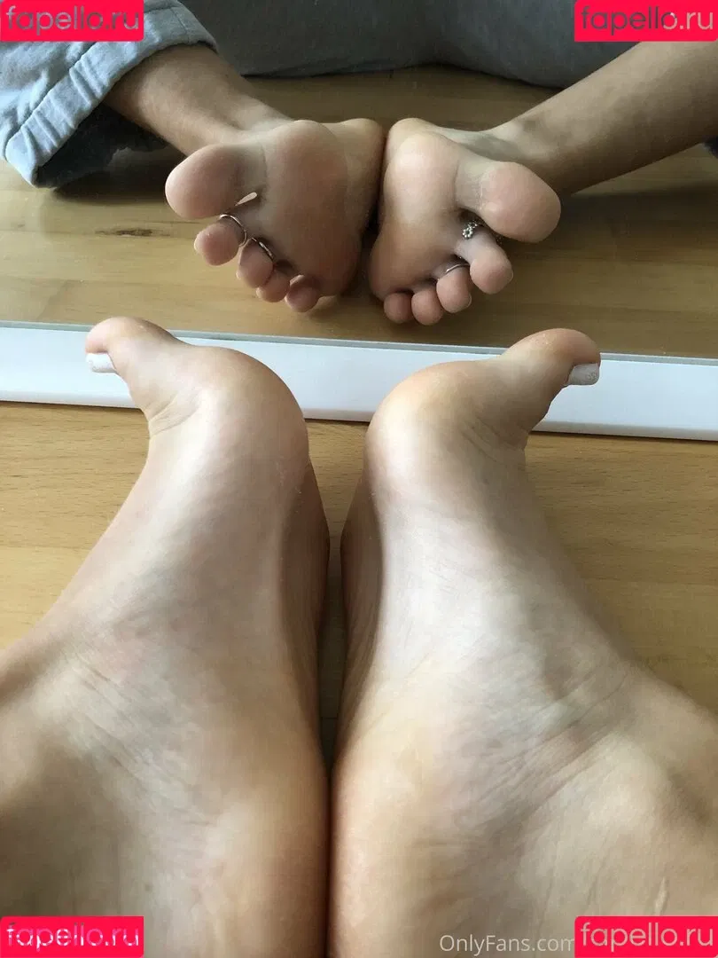 sarahs_socks Onlyfans Photo Gallery 