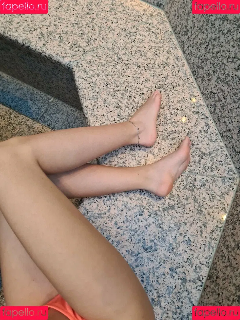 sarahs_socks Onlyfans Photo Gallery 