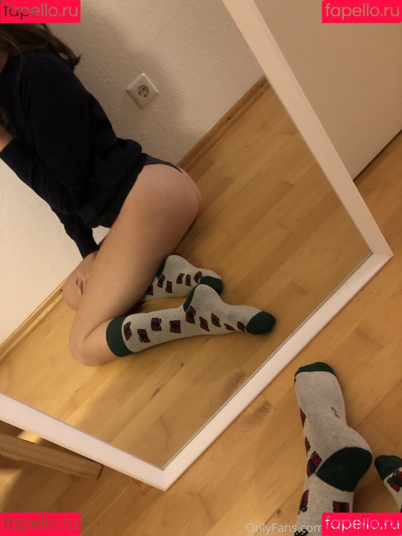 sarahs_socks Onlyfans Photo Gallery 