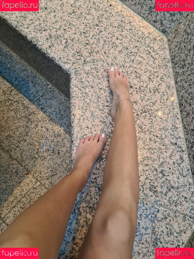 sarahs_socks Onlyfans Photo Gallery 