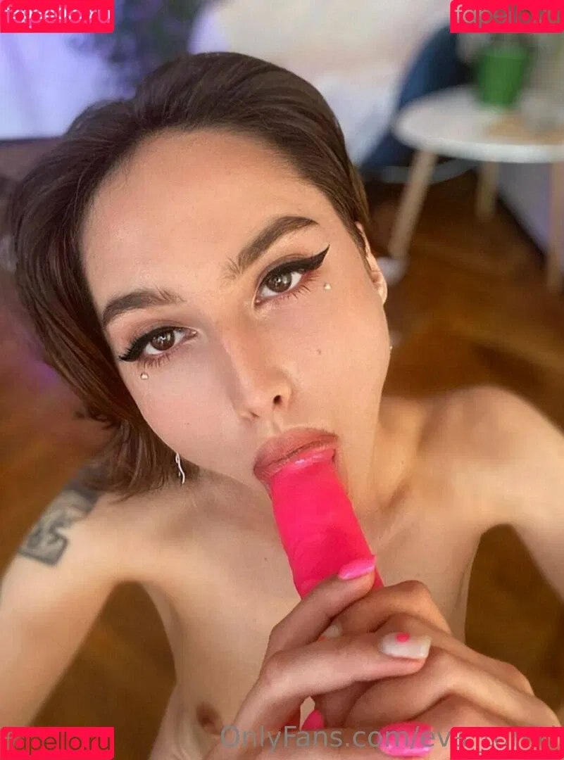 Eva Torrid Onlyfans Photo Gallery 