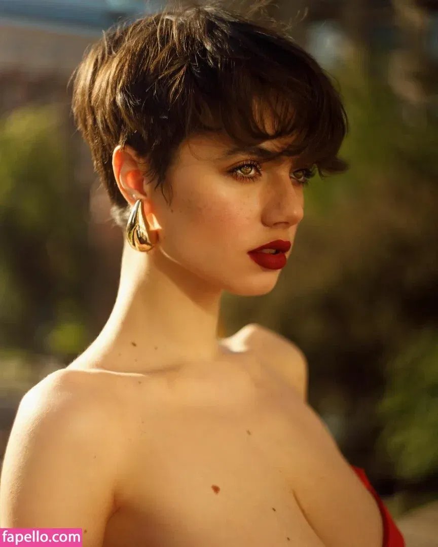 Salma V Onlyfans Photo Gallery 