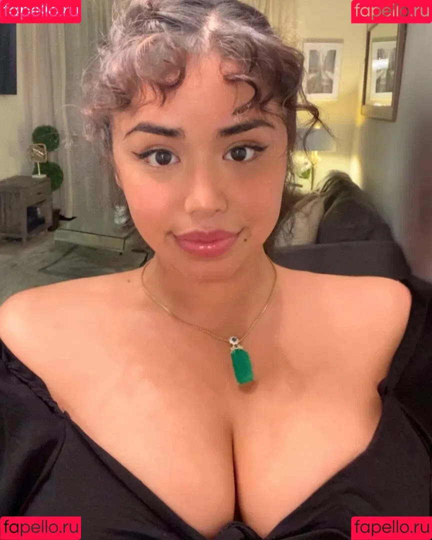 Sarai Fonseca Onlyfans Photo Gallery 