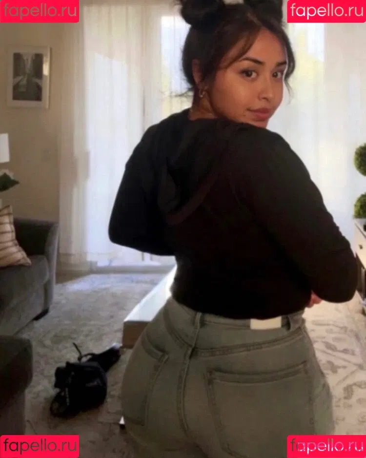 Sarai Fonseca Onlyfans Photo Gallery 