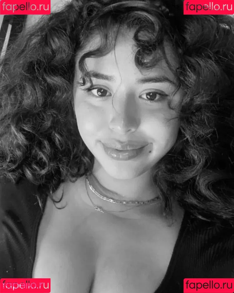 Sarai Fonseca Onlyfans Photo Gallery 