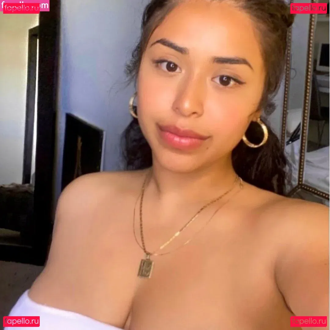 Sarai Fonseca Onlyfans Photo Gallery 