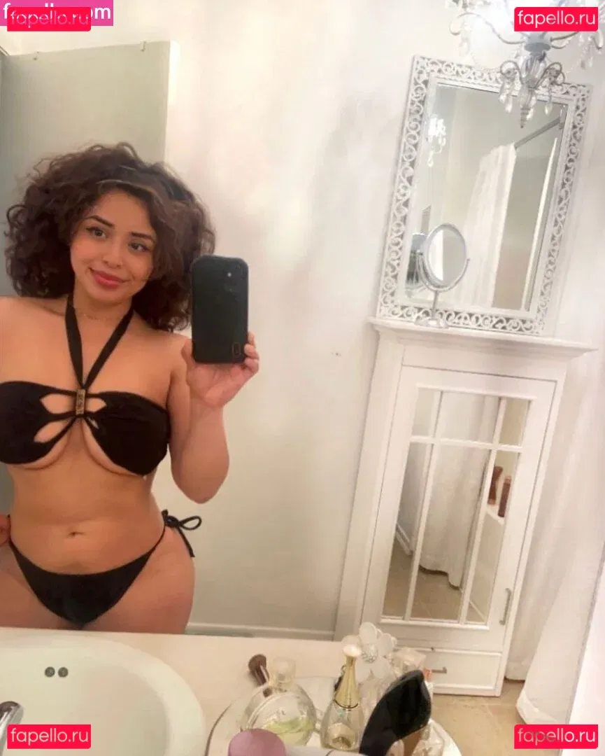 Sarai Fonseca Onlyfans Photo Gallery 