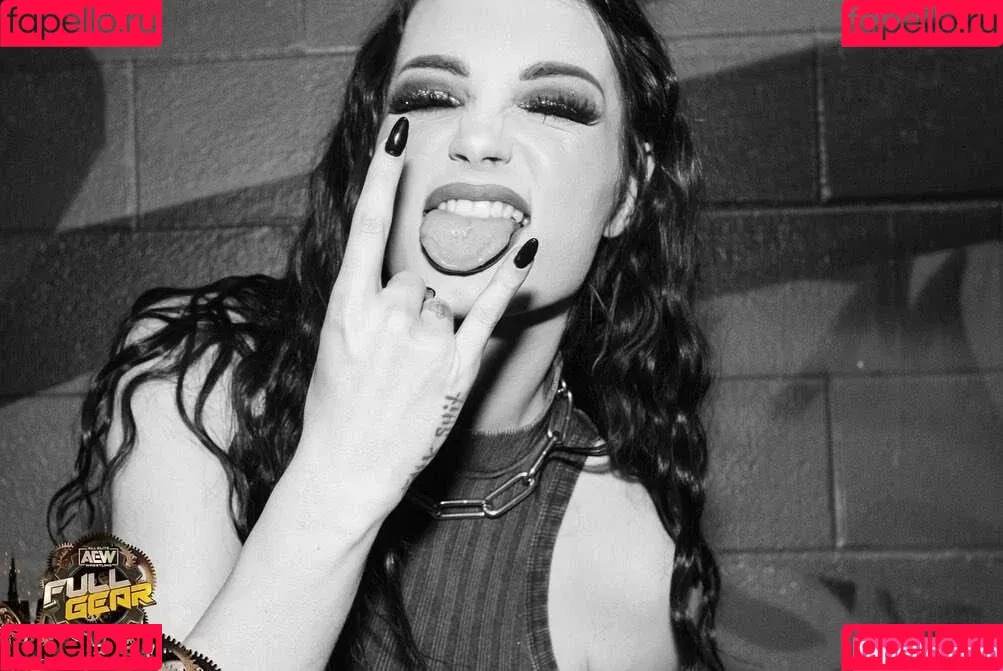 Saraya Bevis Onlyfans Photo Gallery 