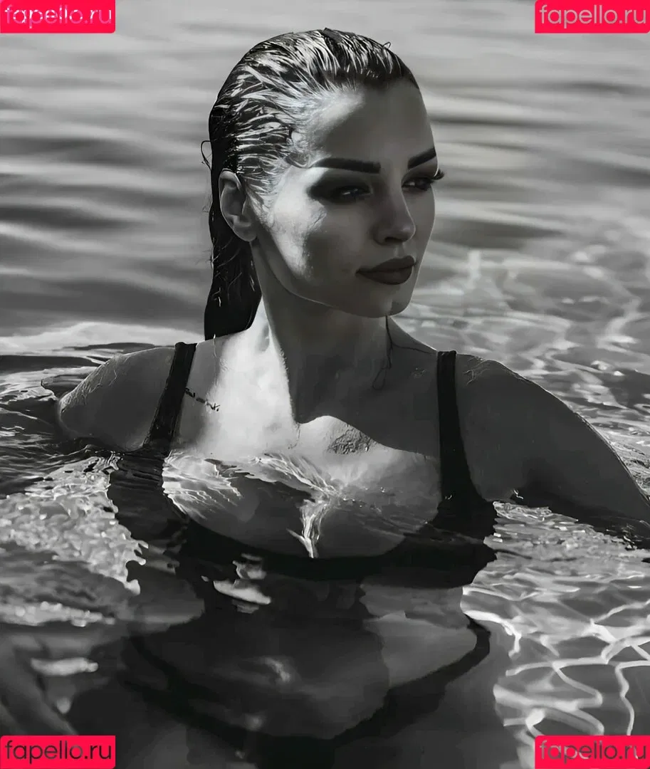 Saraya Bevis Onlyfans Photo Gallery 