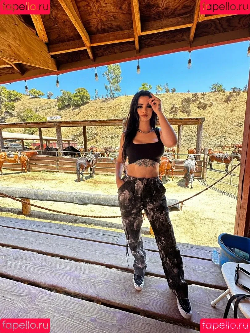 Saraya Bevis Onlyfans Photo Gallery 