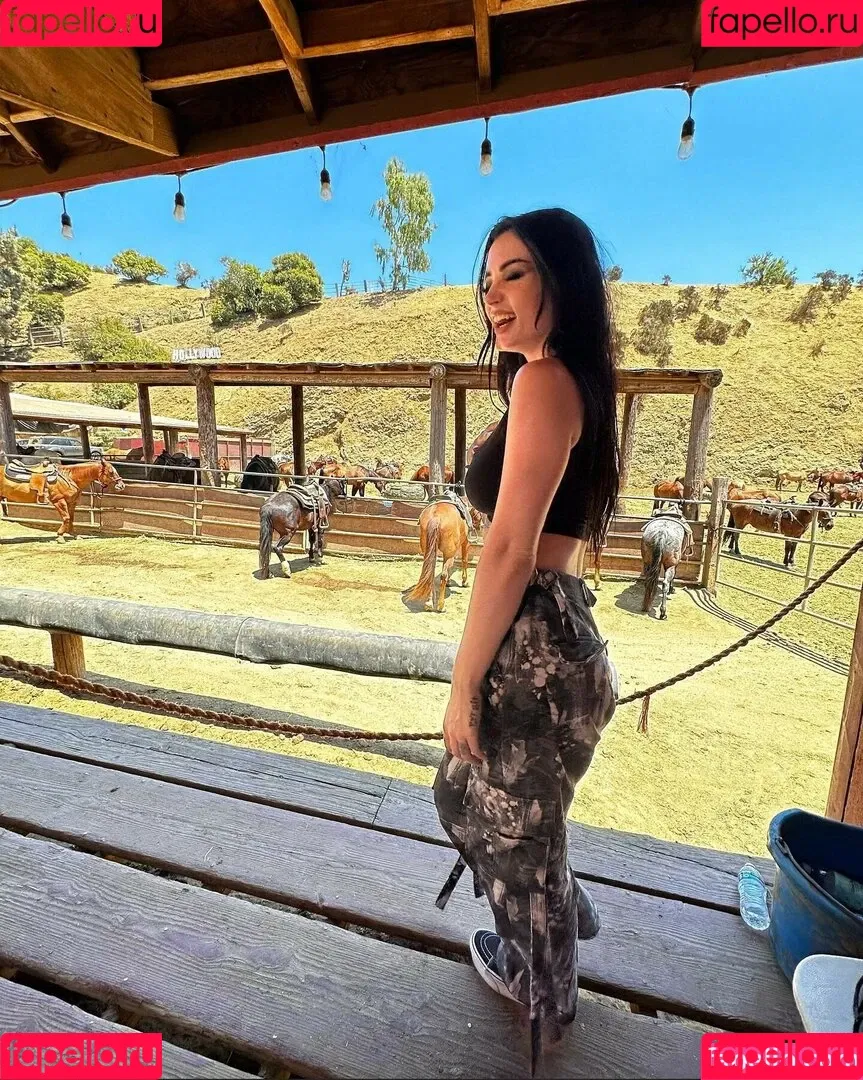 Saraya Bevis Onlyfans Photo Gallery 