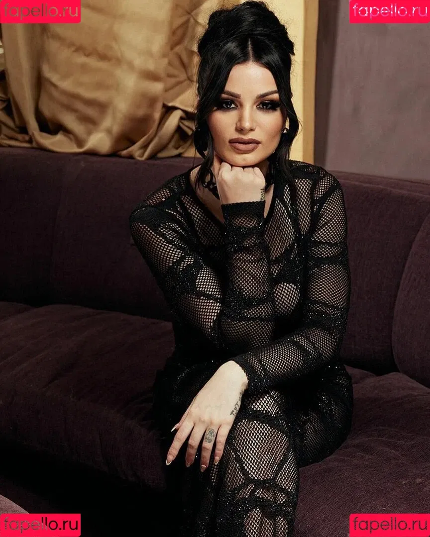 Saraya Bevis Onlyfans Photo Gallery 