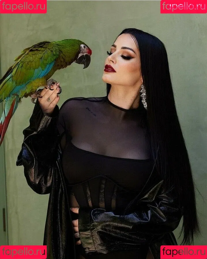 Saraya Bevis Onlyfans Photo Gallery 