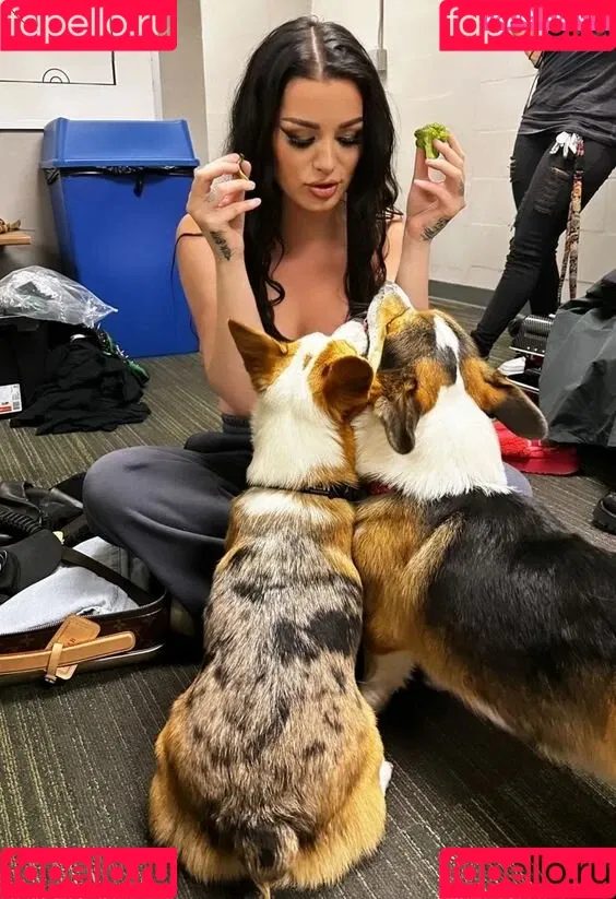 Saraya Bevis Onlyfans Photo Gallery 