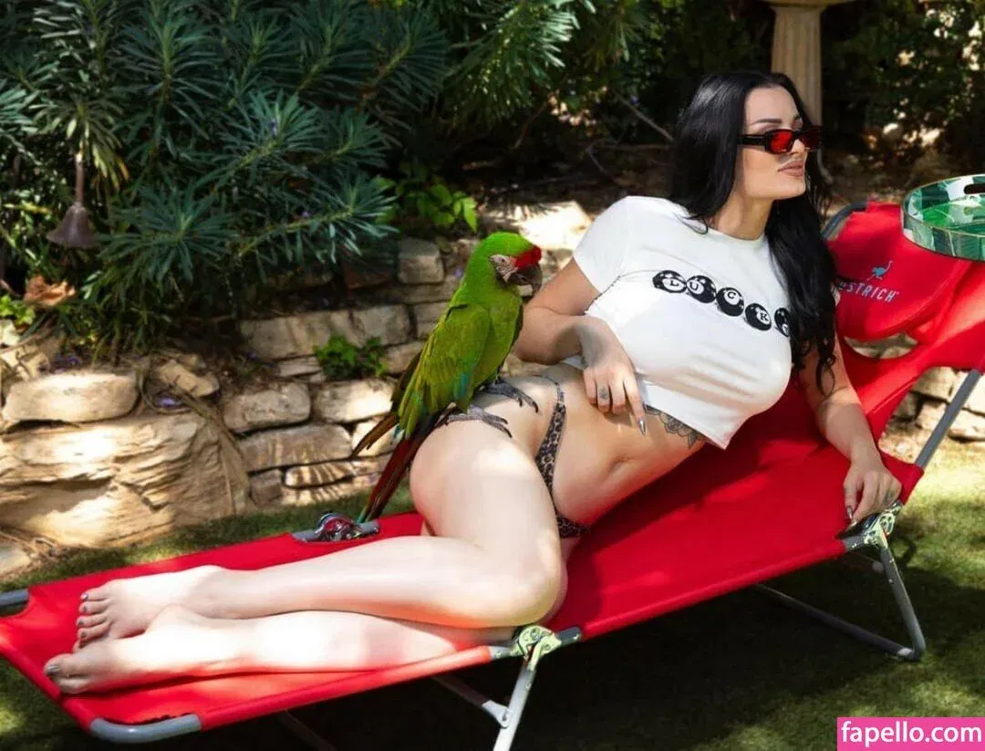 Saraya Bevis Onlyfans Photo Gallery 