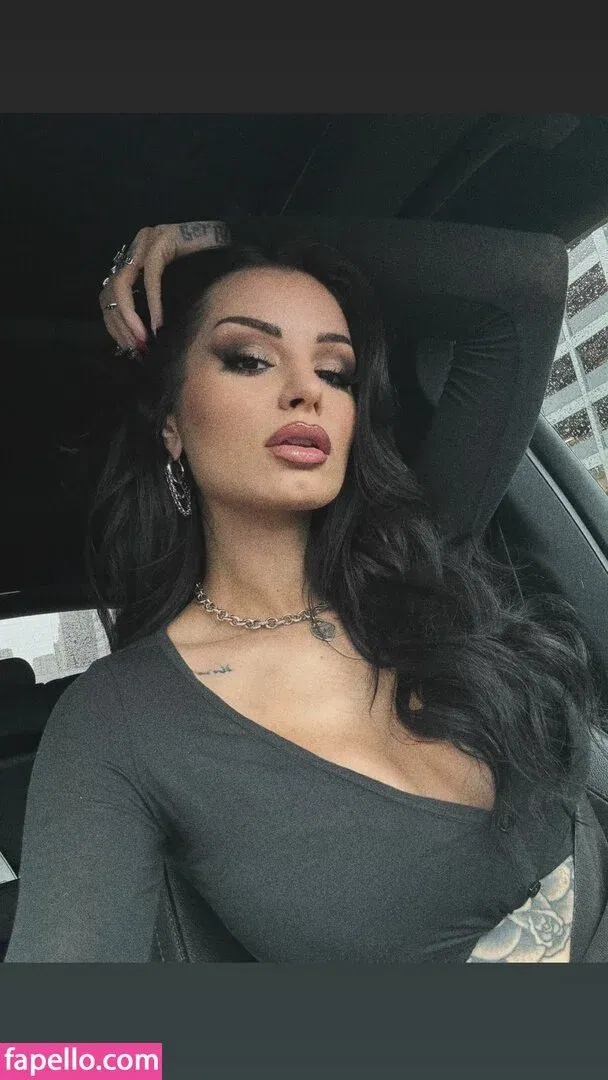 Saraya Bevis Onlyfans Photo Gallery 