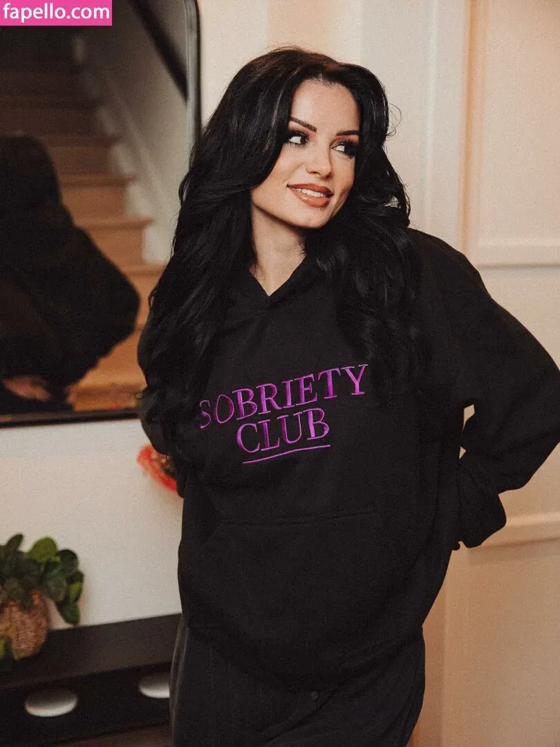 Saraya Bevis Onlyfans Photo Gallery 