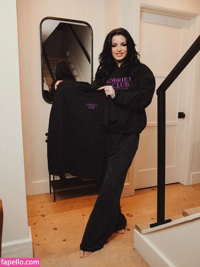 Saraya Bevis Onlyfans Photo Gallery 