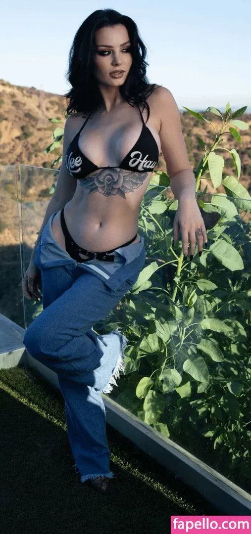 Saraya Bevis Onlyfans Photo Gallery 