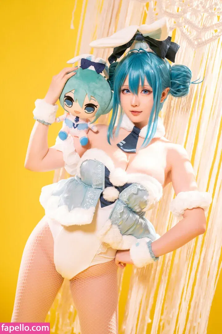 Hoshilily Onlyfans Photo Gallery 