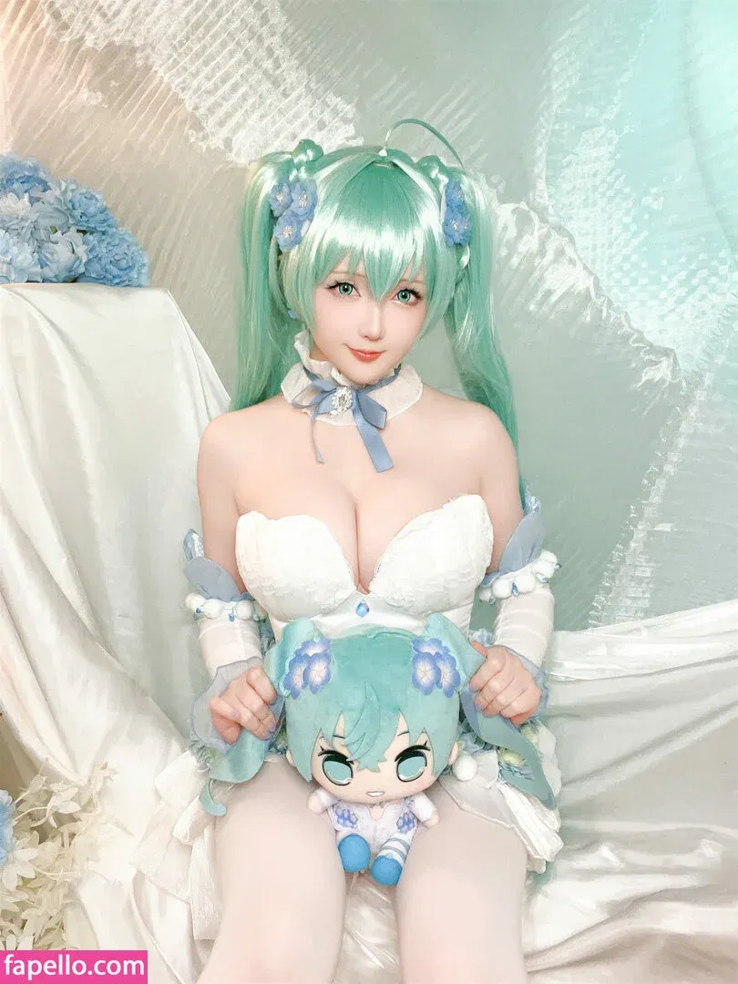 Hoshilily Onlyfans Photo Gallery 