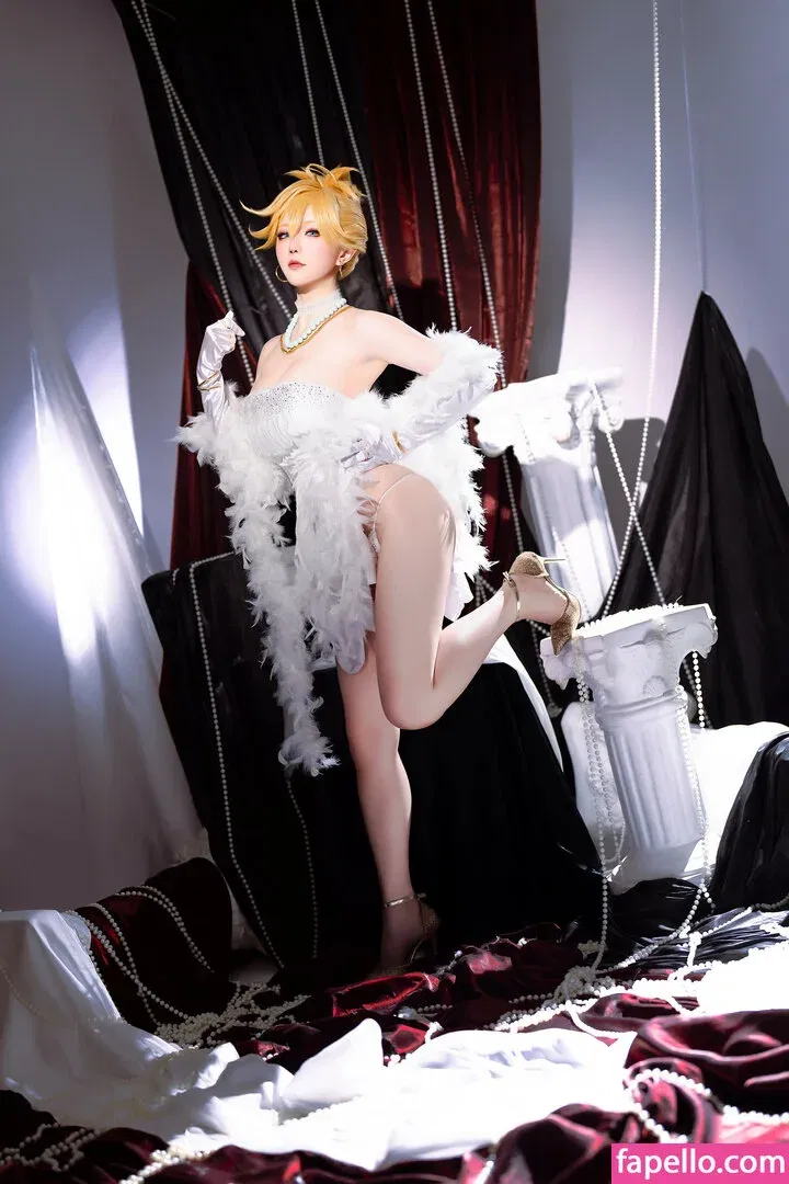 Hoshilily Onlyfans Photo Gallery 