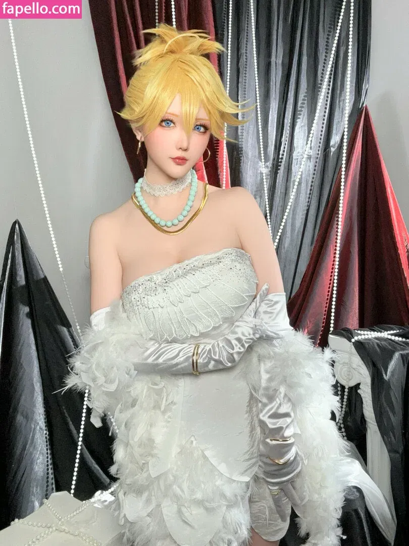 Hoshilily Onlyfans Photo Gallery 