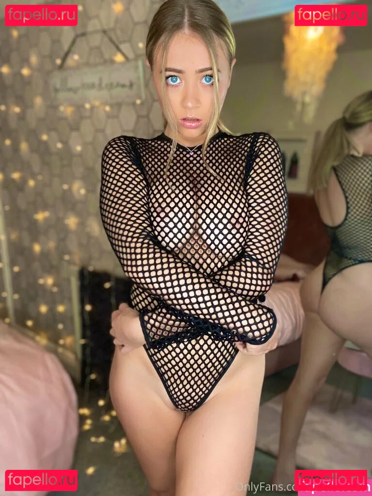 Cara Arabella Onlyfans Photo Gallery 