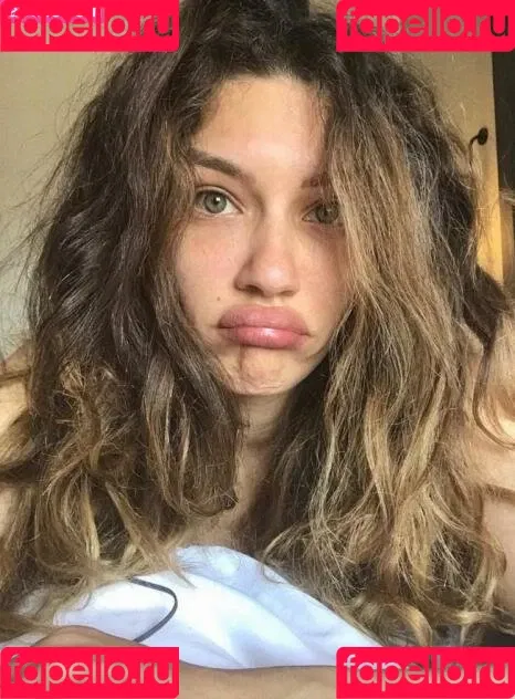 Juliana Harkavy Onlyfans Photo Gallery 