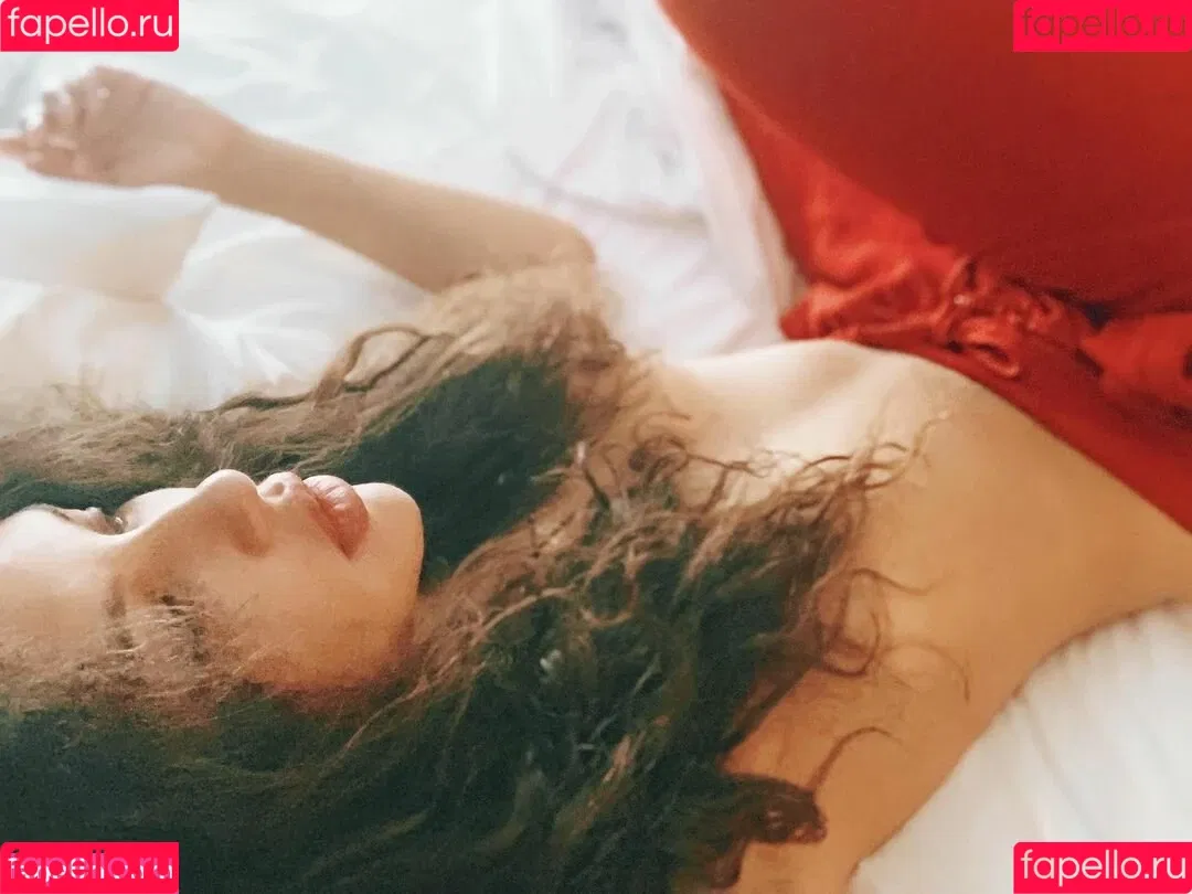 Juliana Harkavy Onlyfans Photo Gallery 
