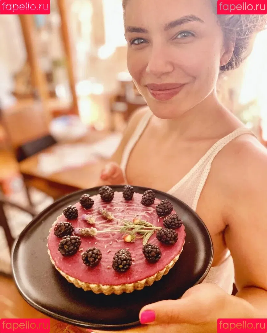 Juliana Harkavy Onlyfans Photo Gallery 