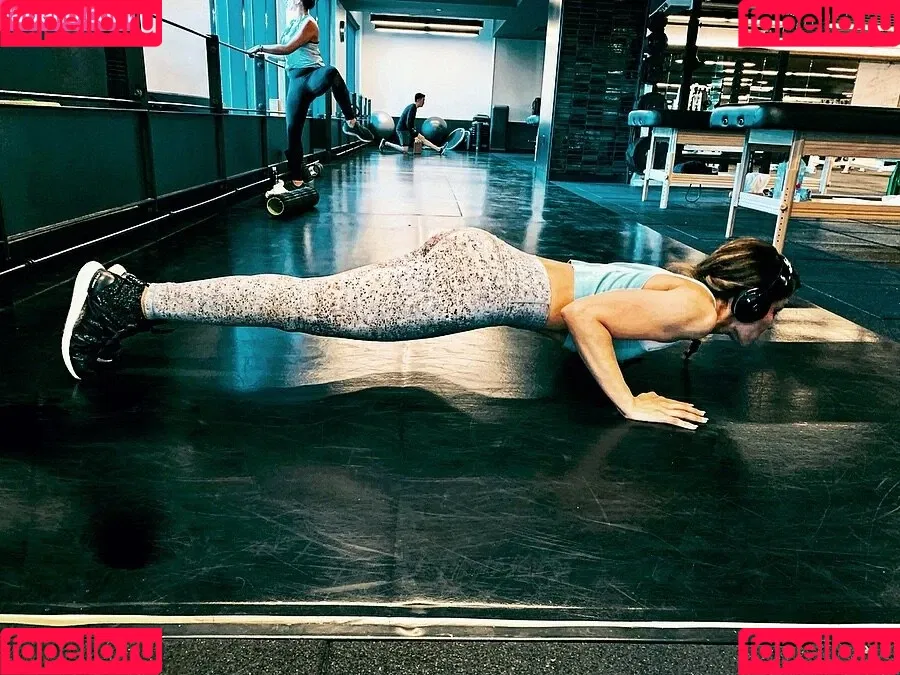 Juliana Harkavy Onlyfans Photo Gallery 