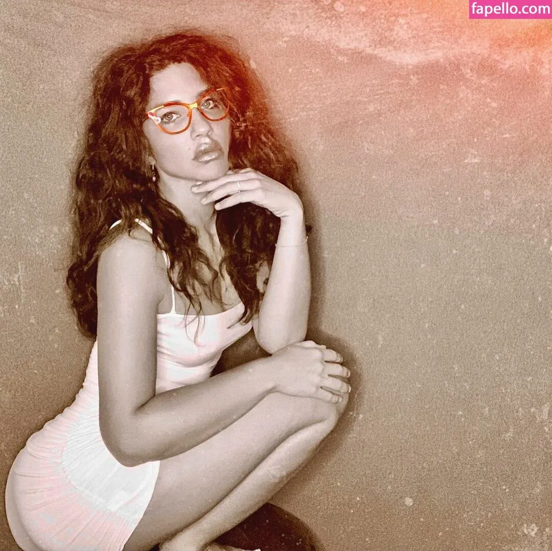 Juliana Harkavy Onlyfans Photo Gallery 