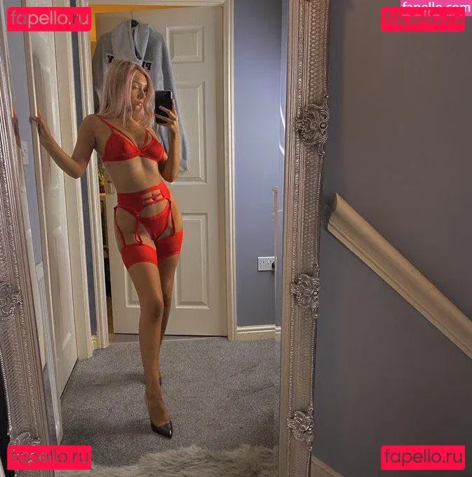 Gabrielle Louise Robson Onlyfans Photo Gallery 