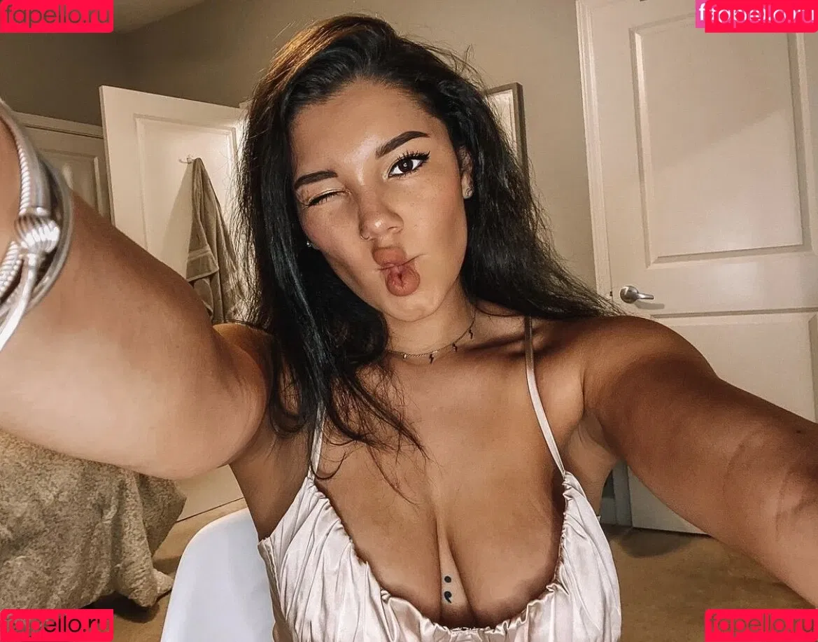 Hannah M Onlyfans Photo Gallery 