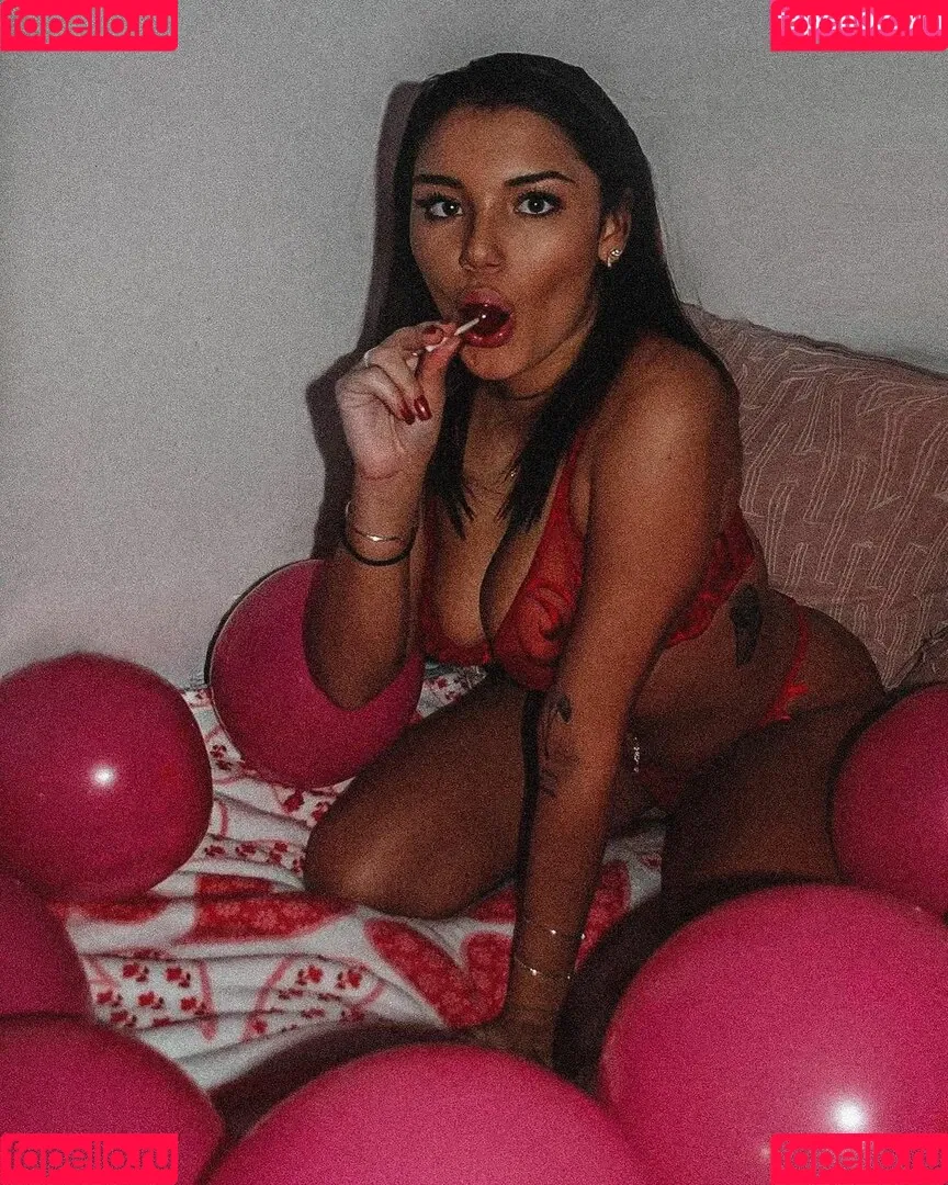 Hannah M Onlyfans Photo Gallery 