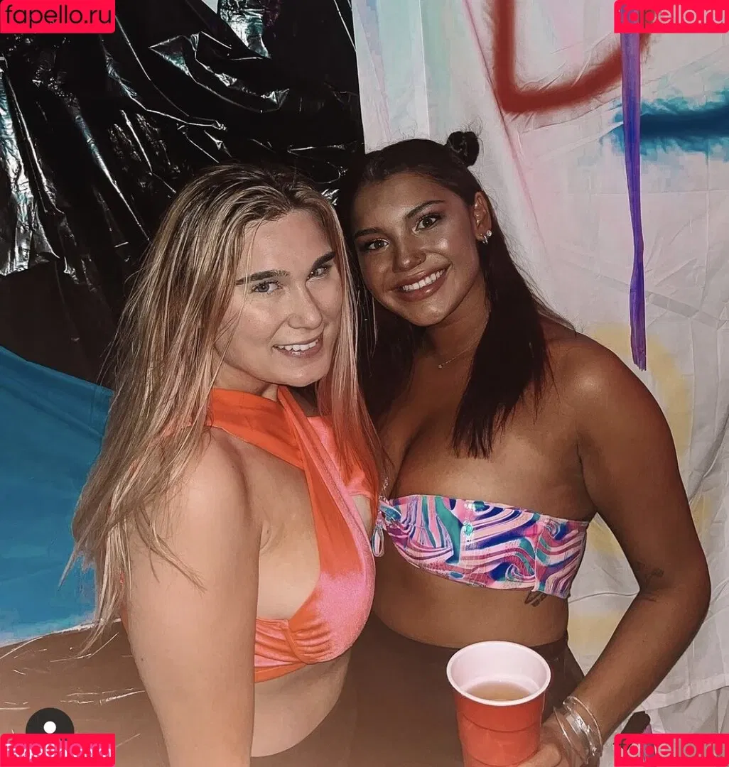 Hannah M Onlyfans Photo Gallery 
