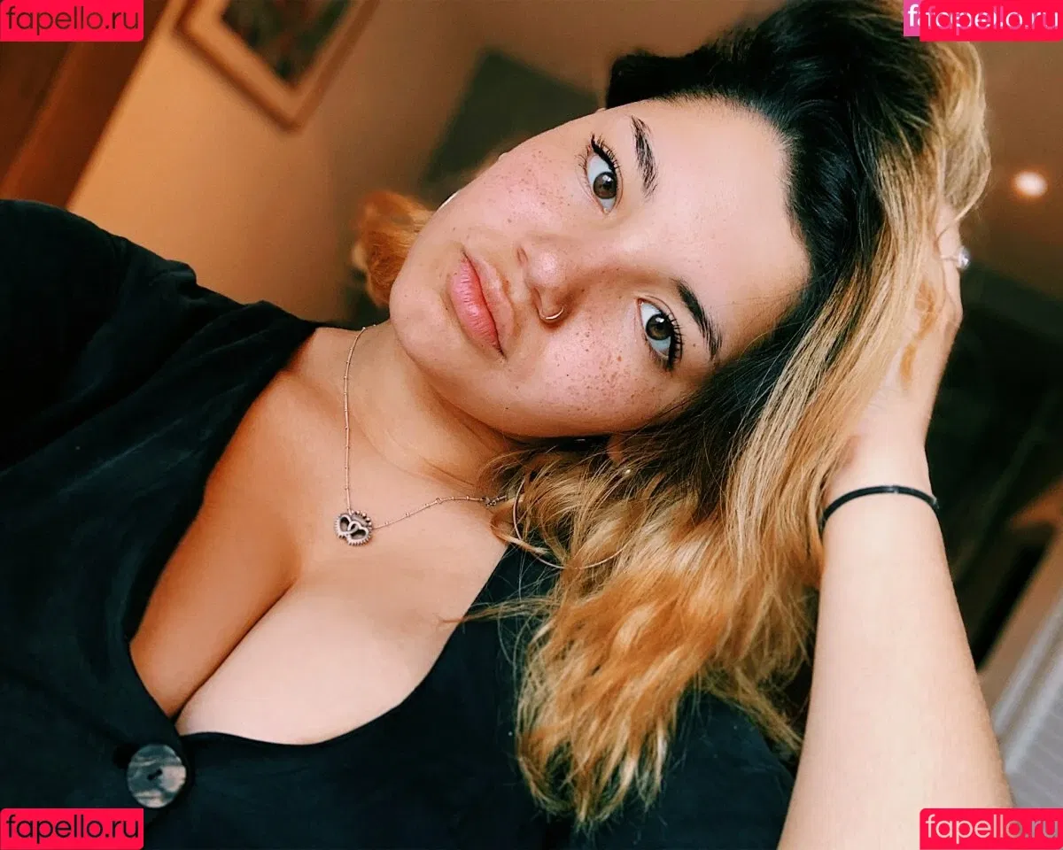 Hannah M Onlyfans Photo Gallery 