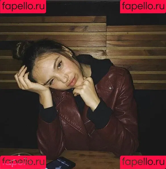 Alexis Ren Onlyfans Photo Gallery 