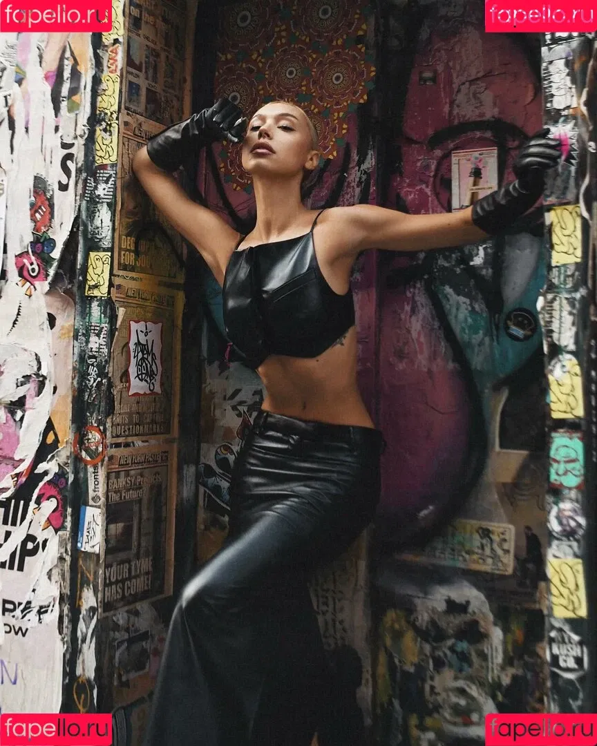 Alexis Ren Onlyfans Photo Gallery 