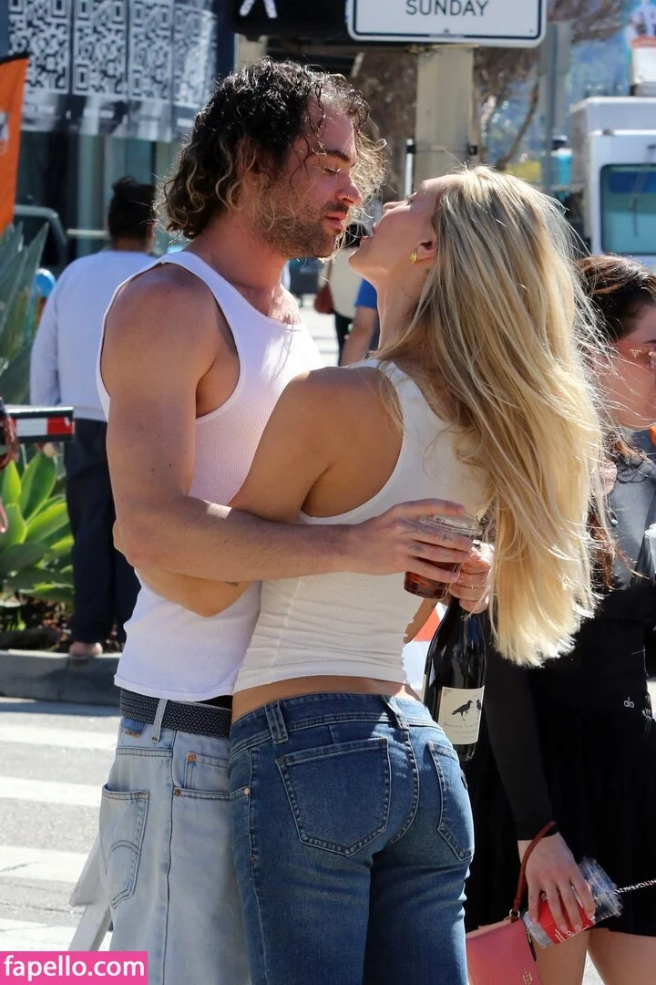 Alexis Ren Onlyfans Photo Gallery 