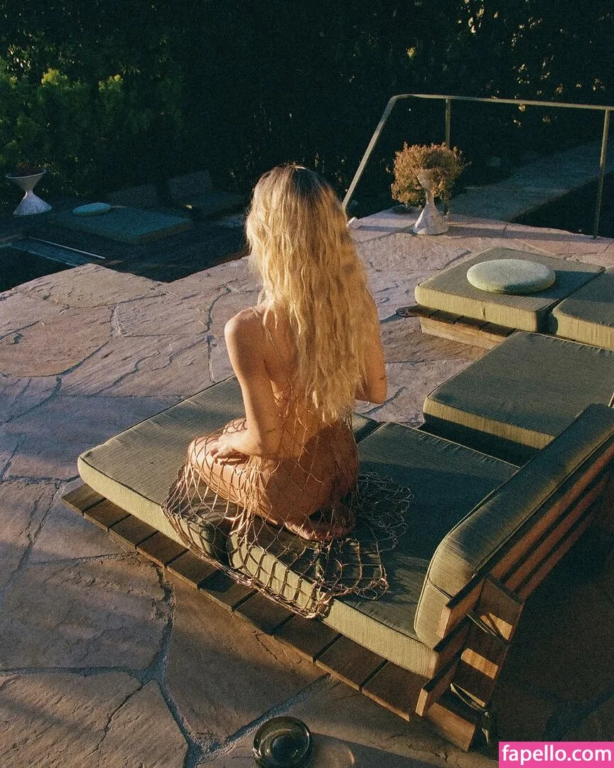 Alexis Ren Onlyfans Photo Gallery 