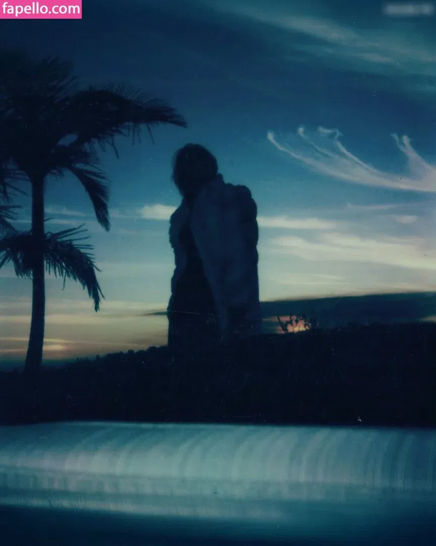 Alexis Ren Onlyfans Photo Gallery 