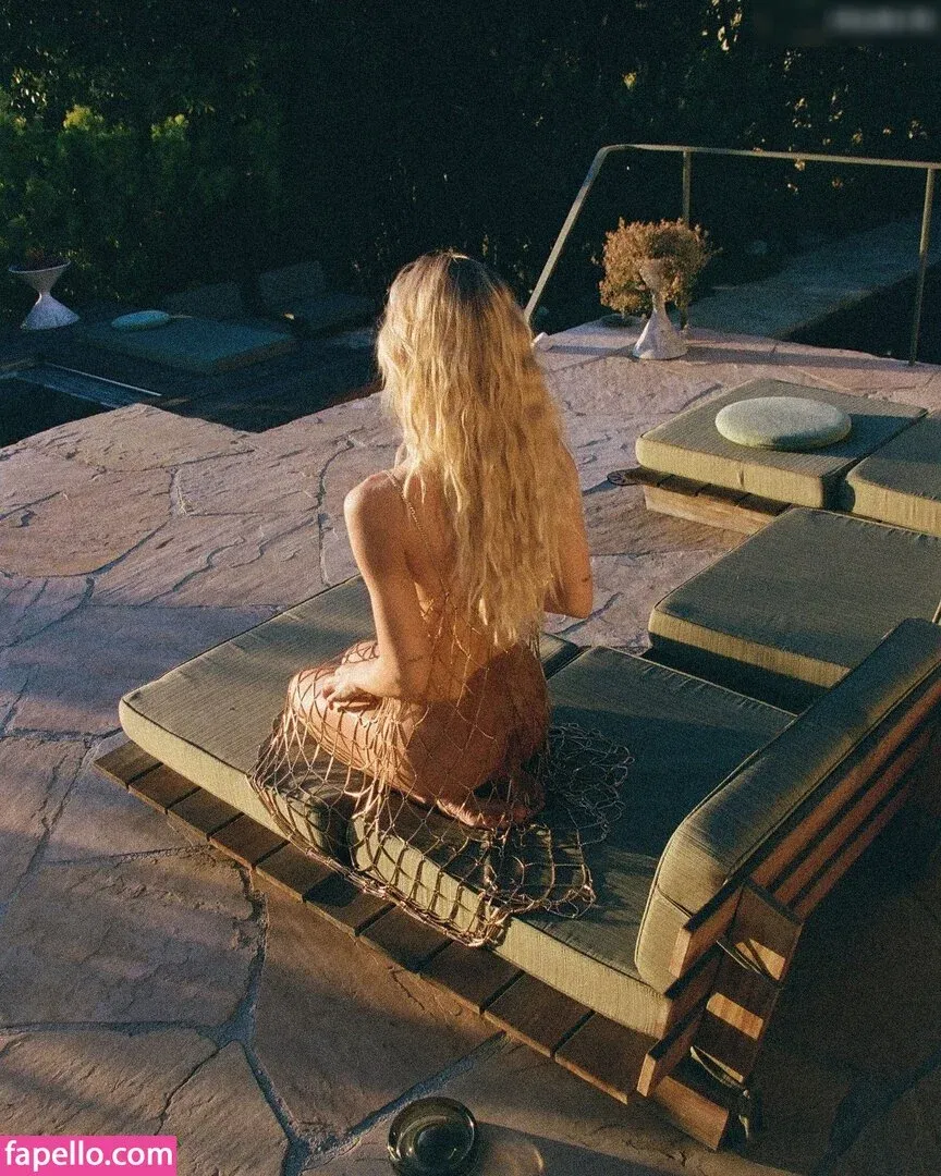 Alexis Ren Onlyfans Photo Gallery 