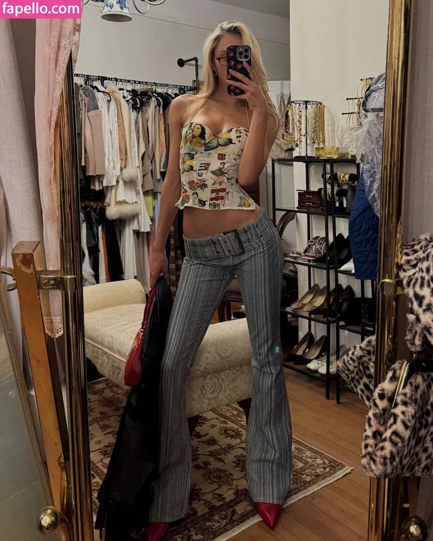 Alexis Ren Onlyfans Photo Gallery 