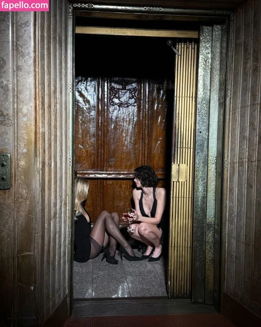 Alexis Ren Onlyfans Photo Gallery 