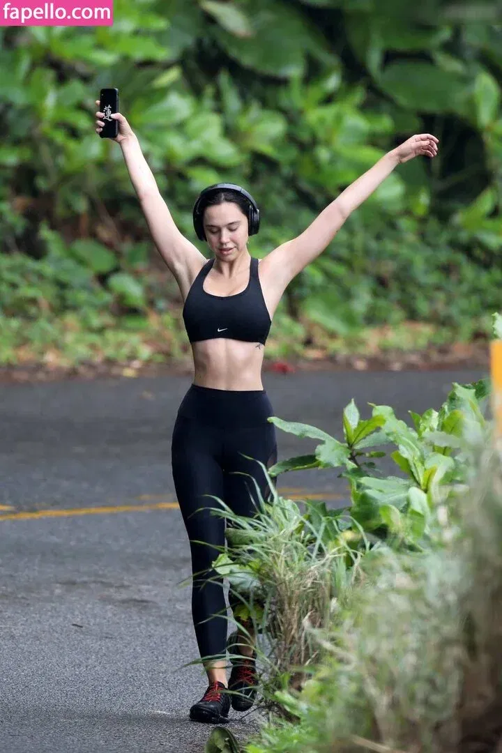 Alexis Ren Onlyfans Photo Gallery 